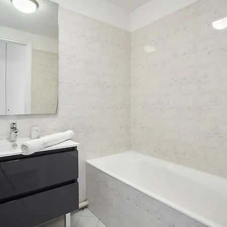Sublime Champs Elysees Apartamento Paris